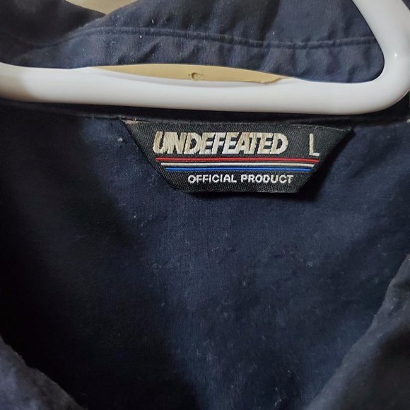 UNDEFEATED SHORT SLEEVE SHIRT MENS LARGE - Picture 2 of 4